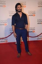Vidyut jamwal at Top Shop Red Carpet on 24th Sept 2015